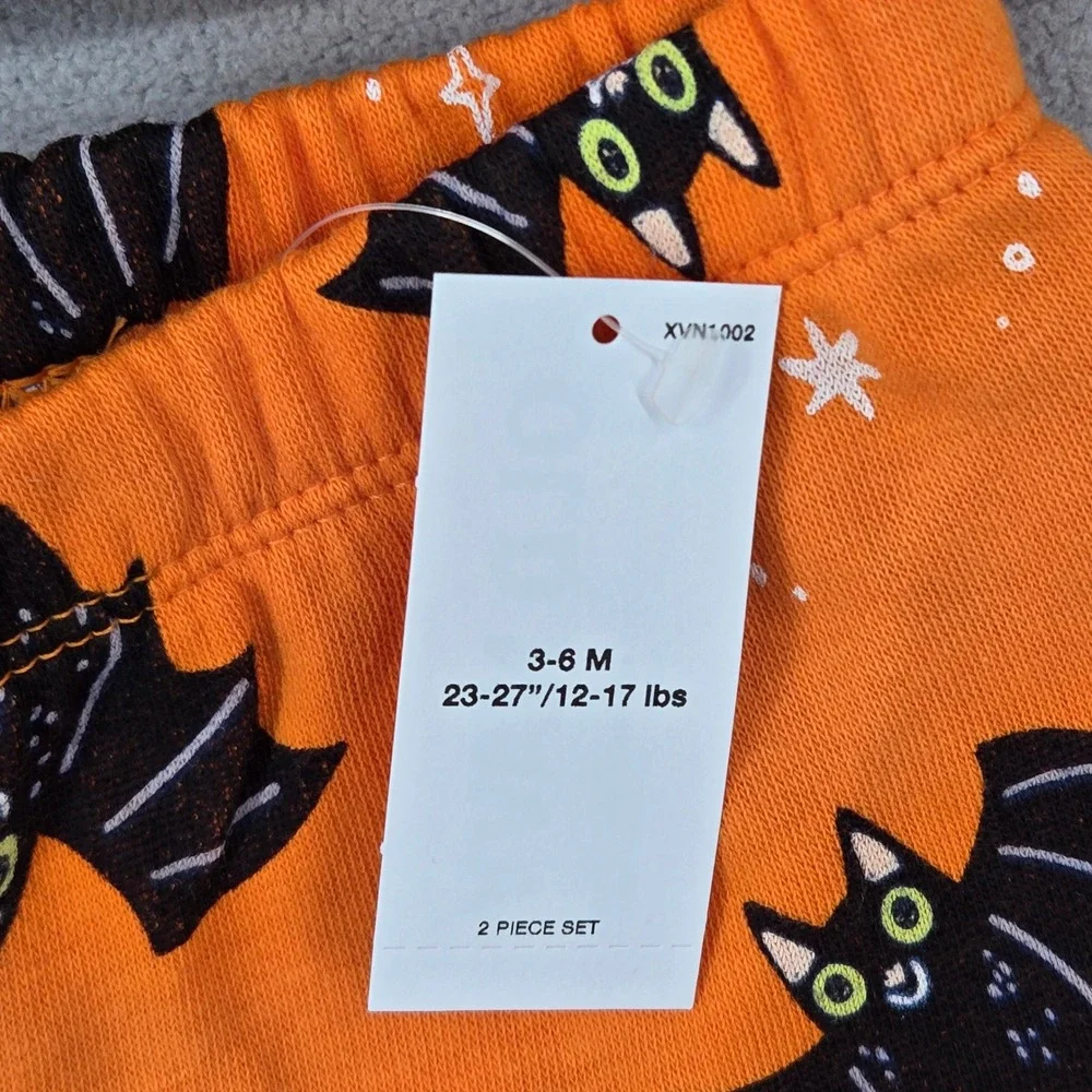 Old Navy Baby NWT 3-6M 2 pc Bat Sweatshirt Jogger & Bootie Set Spooky Halloween